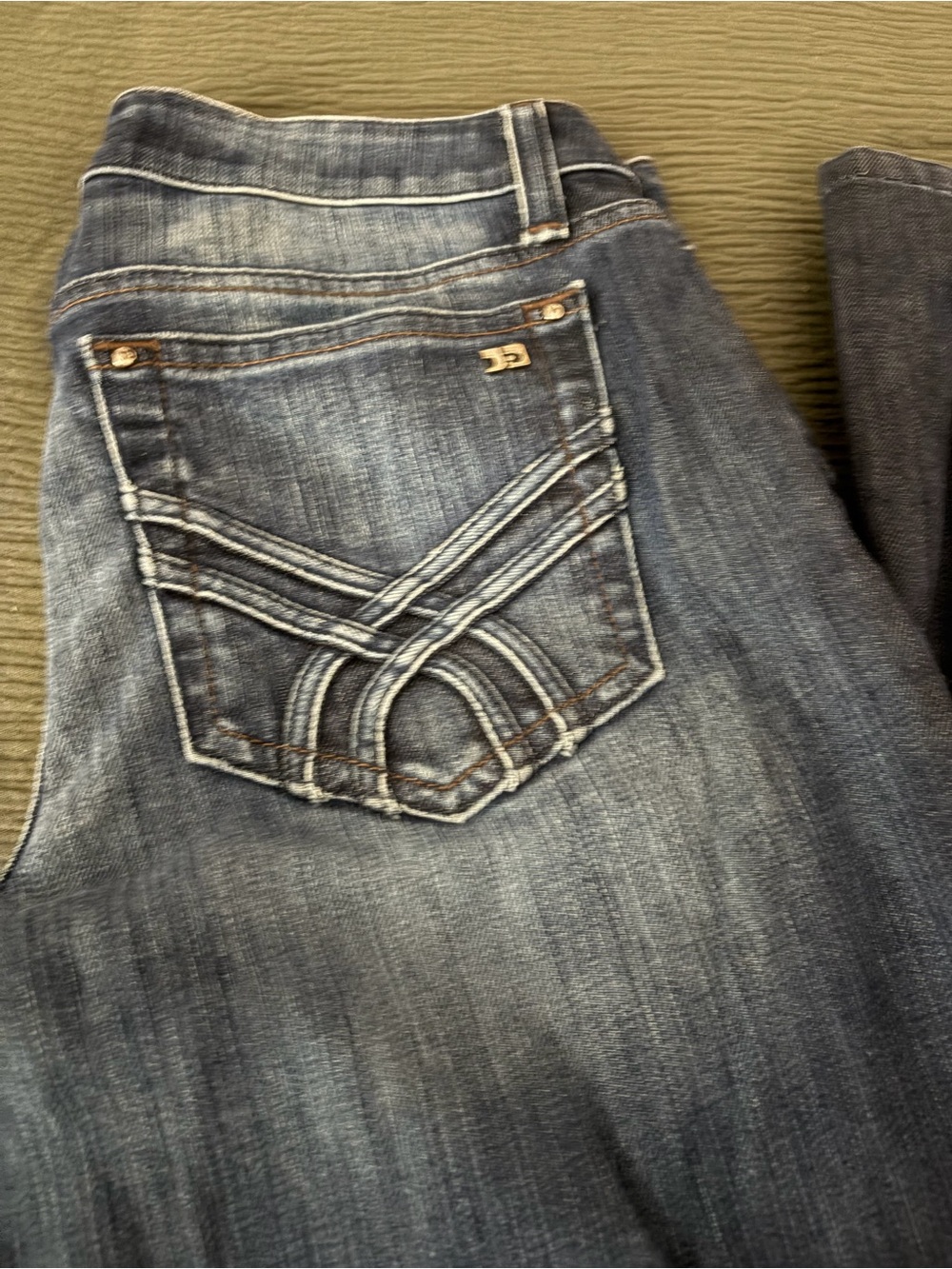 Joe's Jeans Women's Faded Blue Bootcut Jeans with Embroidered Back Pocket